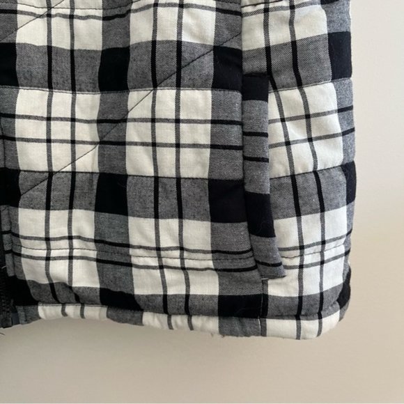 Maurice's Reversible Faux Fur Lined Full Zip Front Vest Size 2XL - Picture 5 of 11